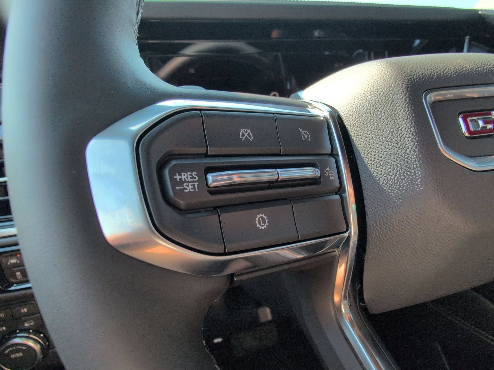 New 2026 GMC Yukon Elevation AWD/4WD image 12