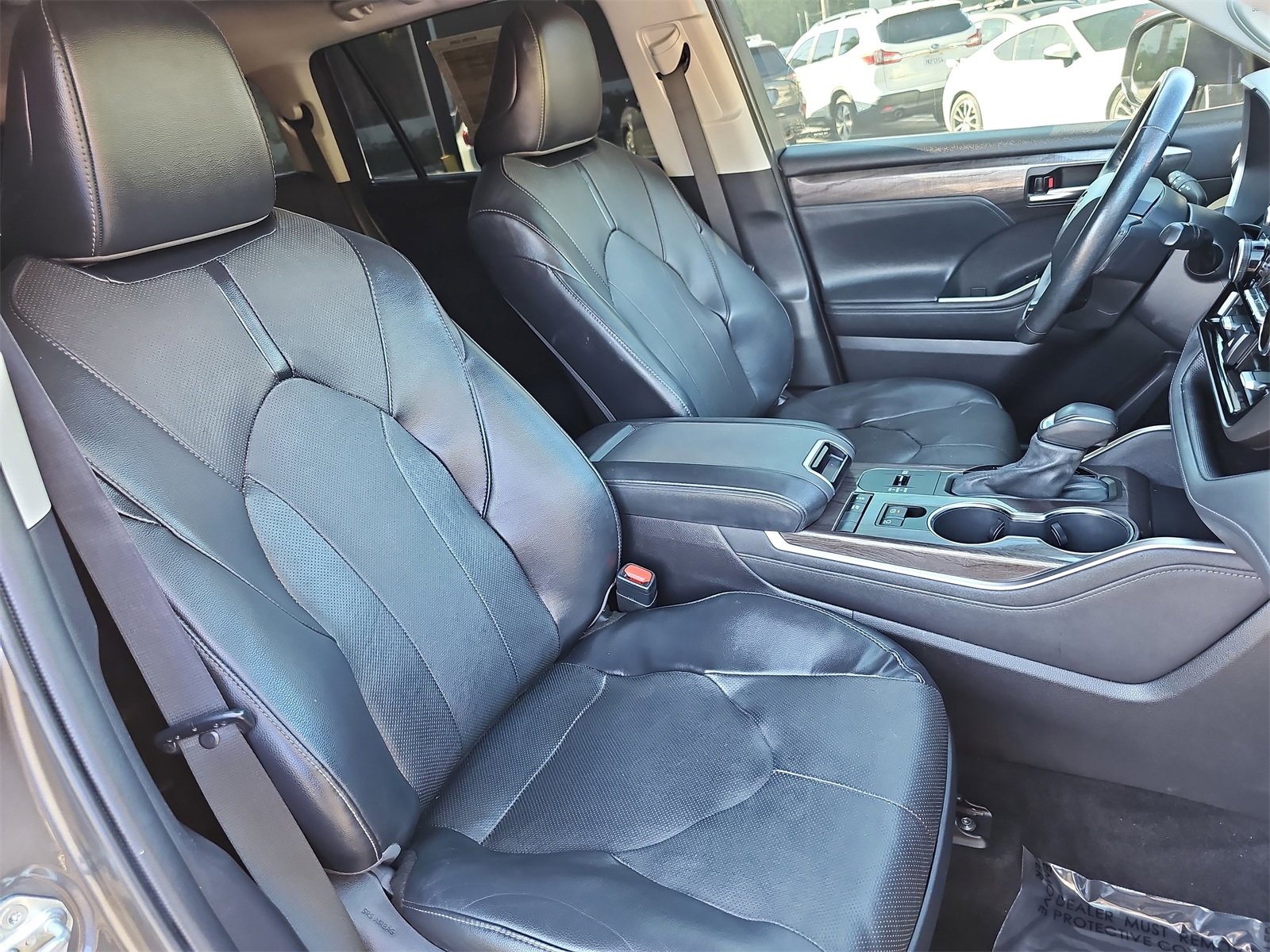 Used 2022 Toyota Highlander Limited image 10