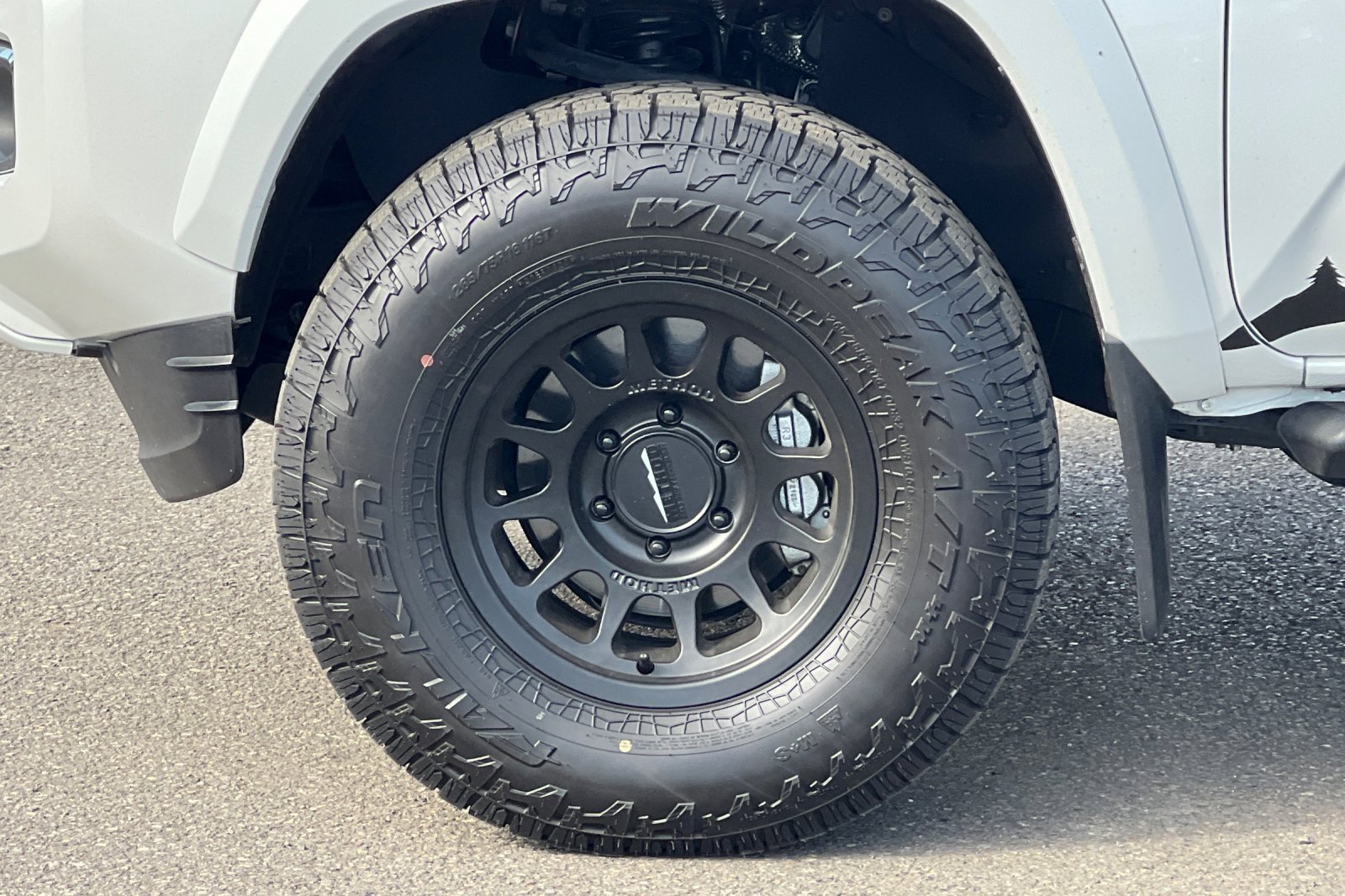 Used 2023 Toyota Tacoma Limited w/ Black Out Package (TMS) image 25