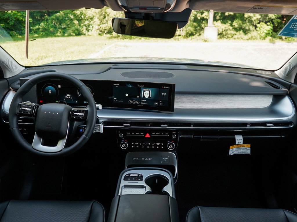 New 2026 Hyundai Ioniq 9 SEL image 12