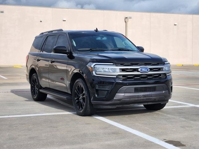 Certified 2024 Ford Expedition XLT image 3