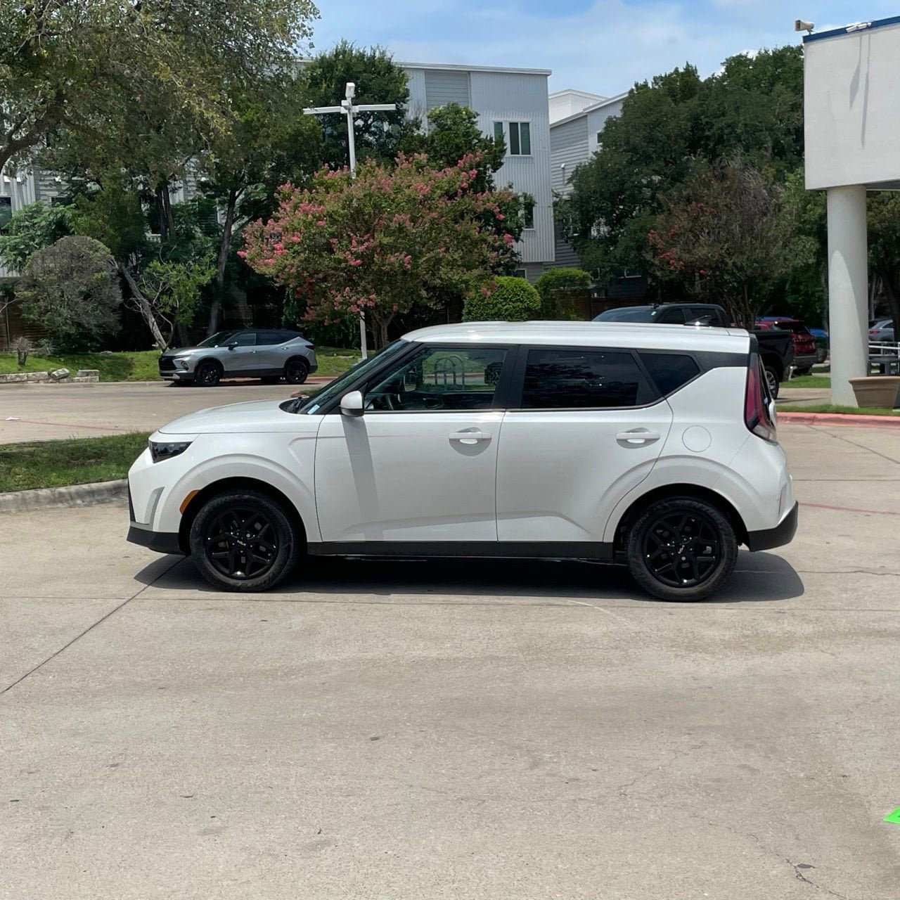Used 2024 Kia Soul LX w/ Option Group 015 FWD image 3