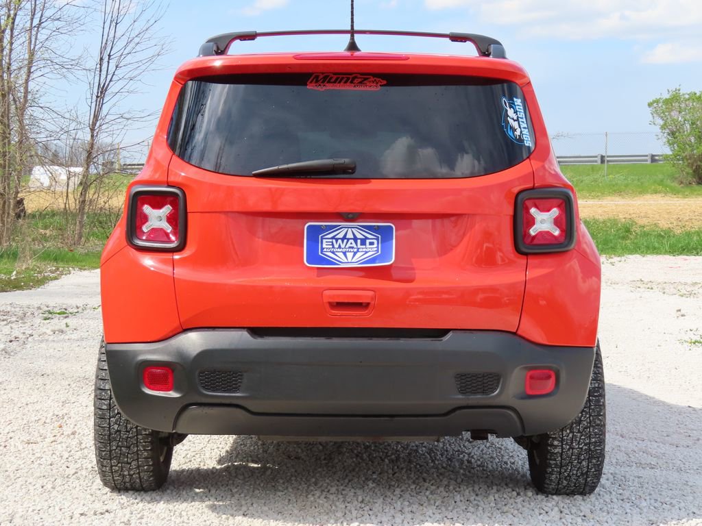 Used 2019 Jeep Renegade Latitude AWD/4WD image 10