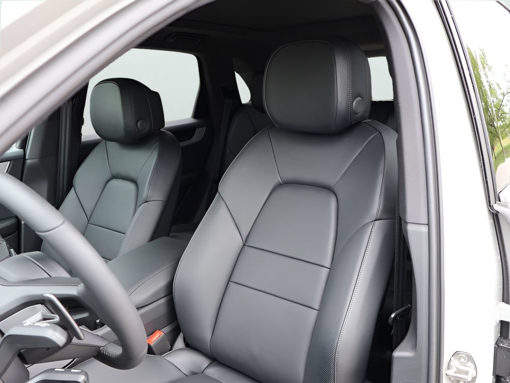 New 2026 Porsche Cayenne AWD/4WD image 5