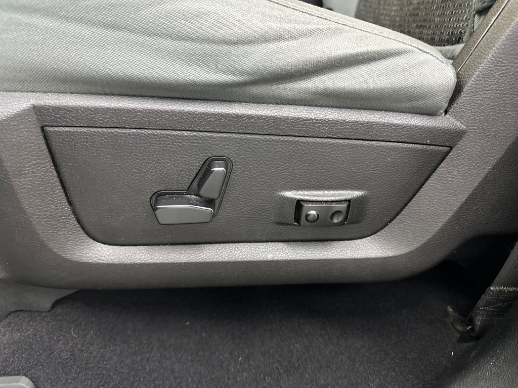 Used 2019 RAM 1500 Big Horn RWD image 10