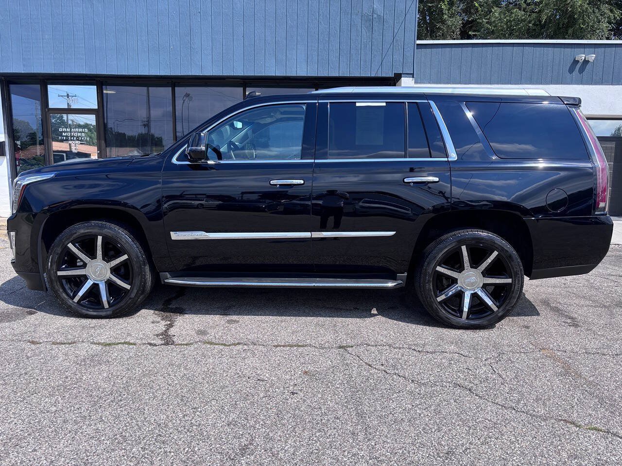 Used 2015 Cadillac Escalade Premium AWD/4WD image 12
