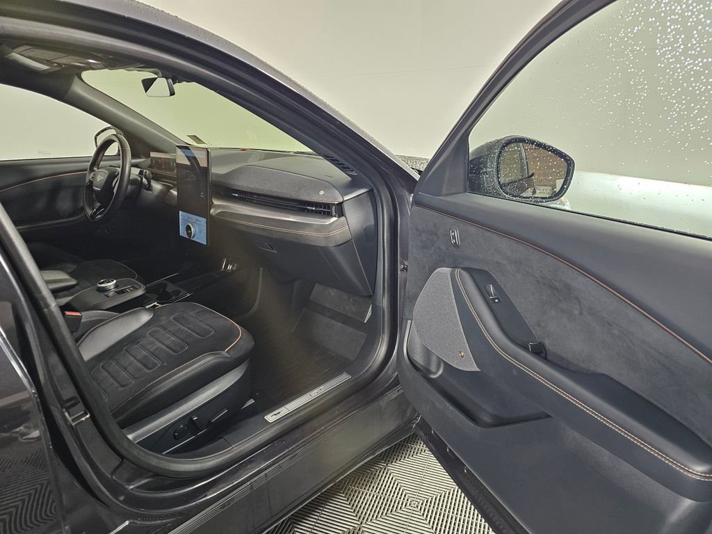 Used 2021 Ford Mustang Mach-E GT image 13