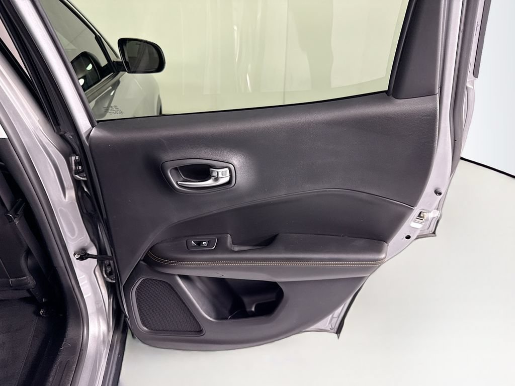Used 2019 Jeep Compass Limited FWD image 27