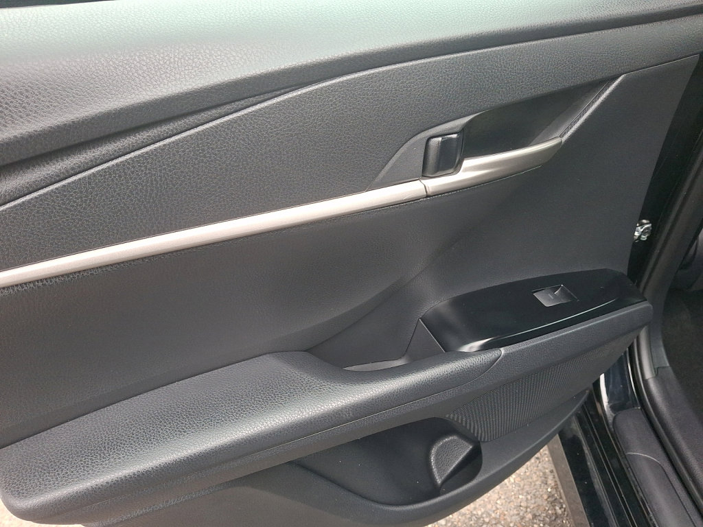 Used 2025 Toyota Camry LE image 19
