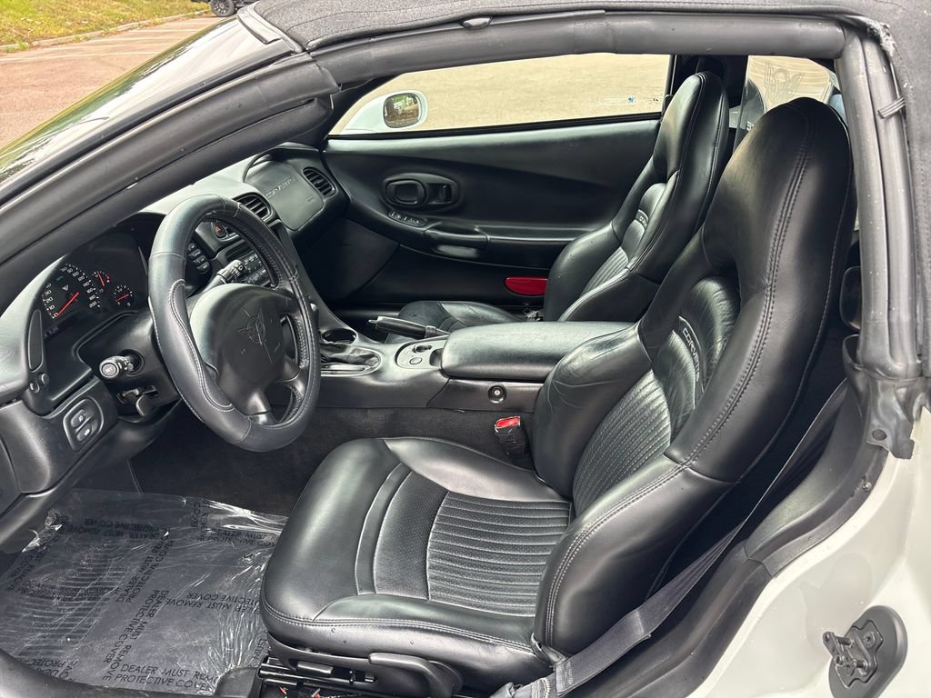 Used 1998 Chevrolet Corvette Convertible RWD image 10