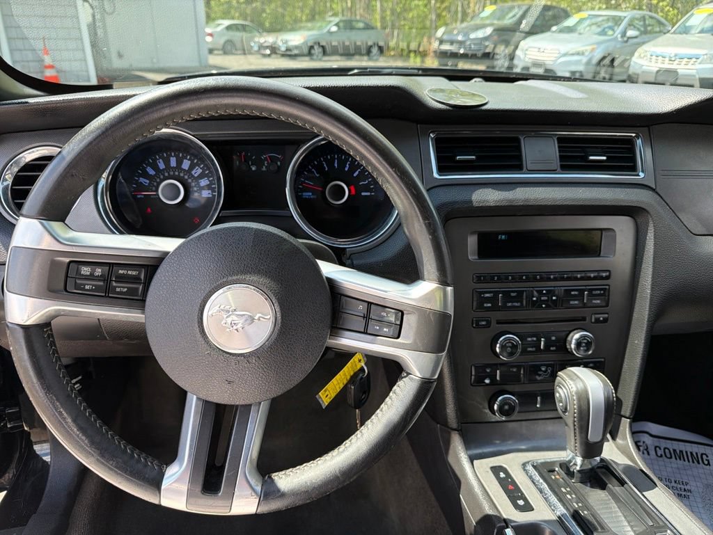 Used 2014 Ford Mustang Convertible RWD image 23