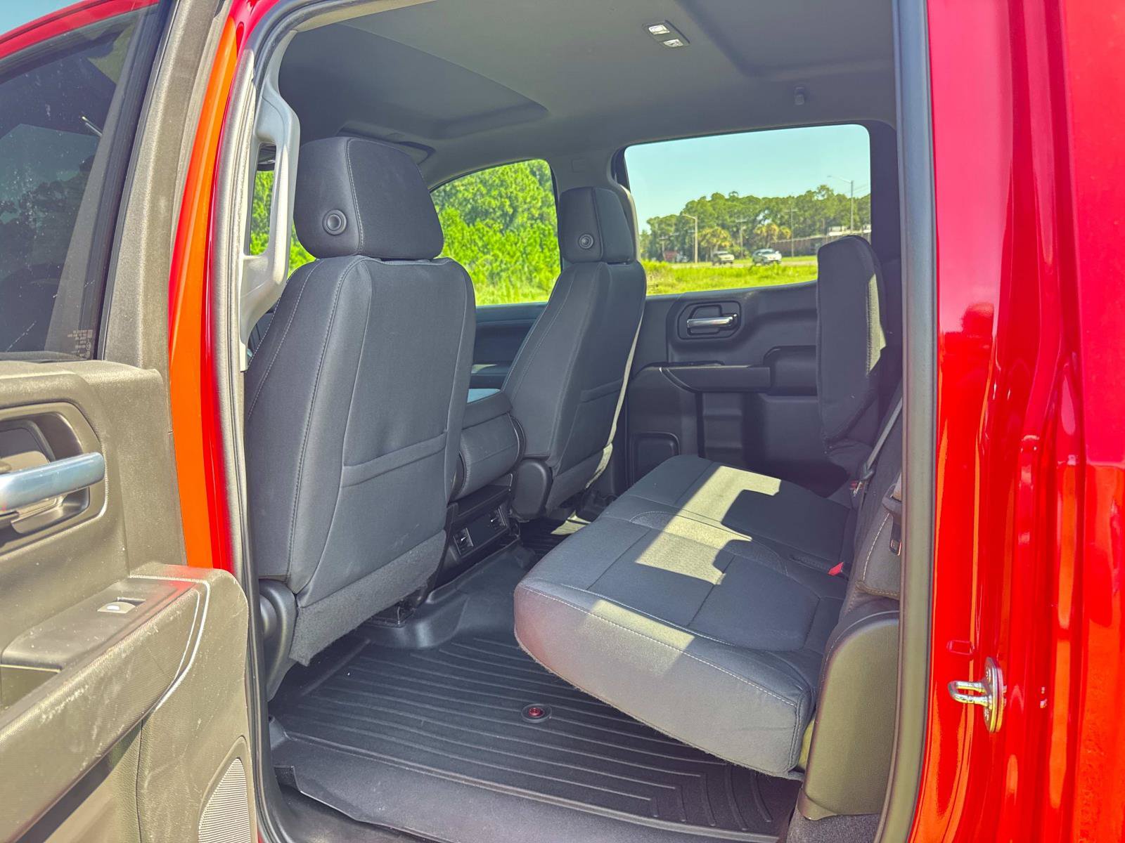 Used 2020 Chevrolet Silverado 1500 LT AWD/4WD image 16