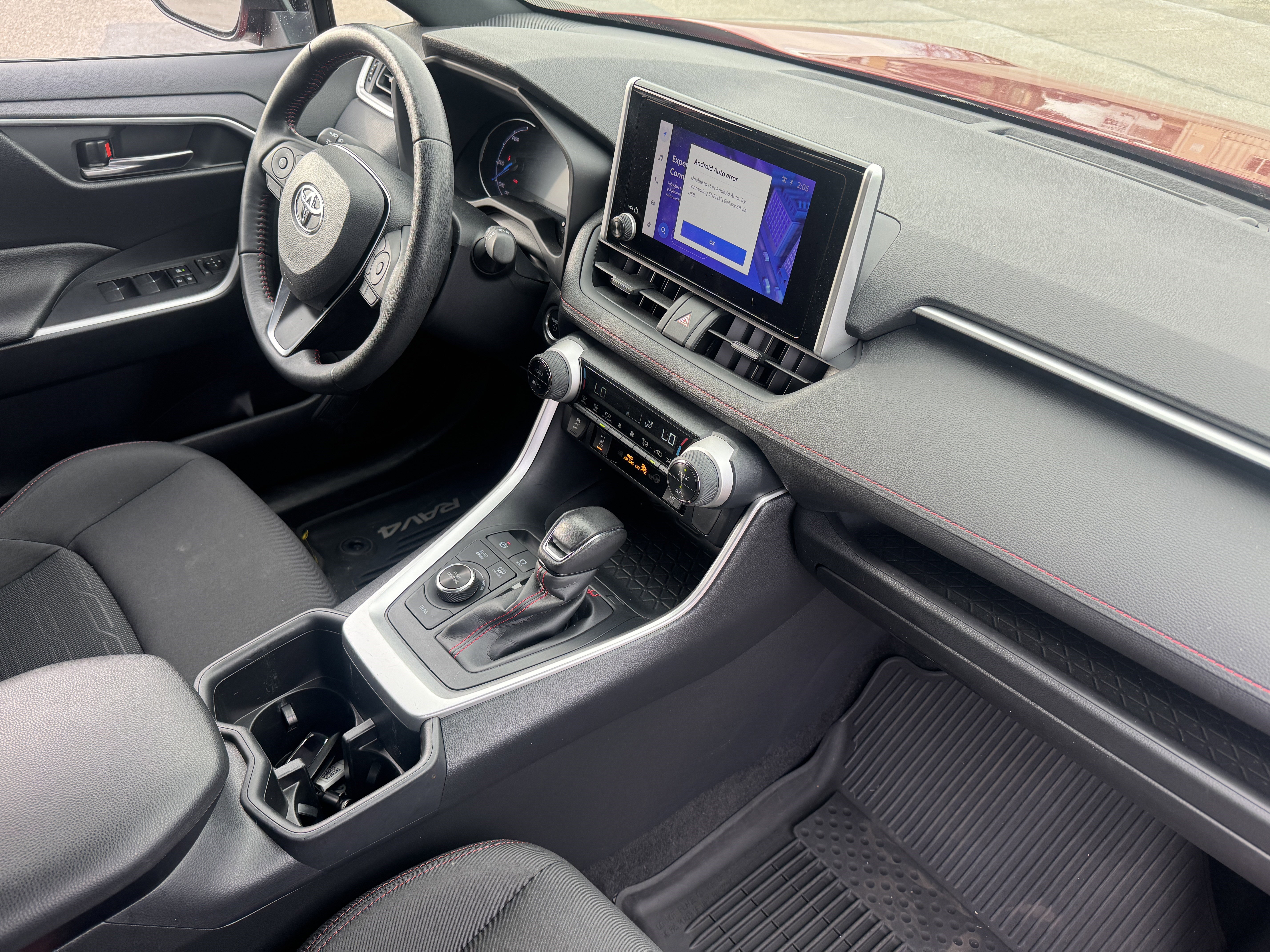 Used 2023 Toyota RAV4 SE w/ Weather & Moonroof Package image 19