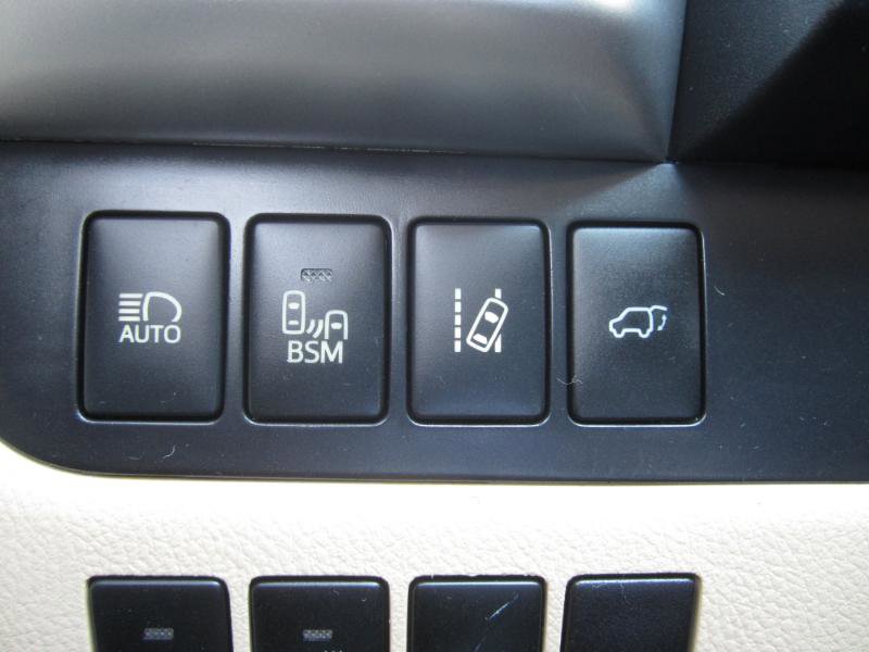 Used 2016 Toyota Highlander Limited Platinum image 28