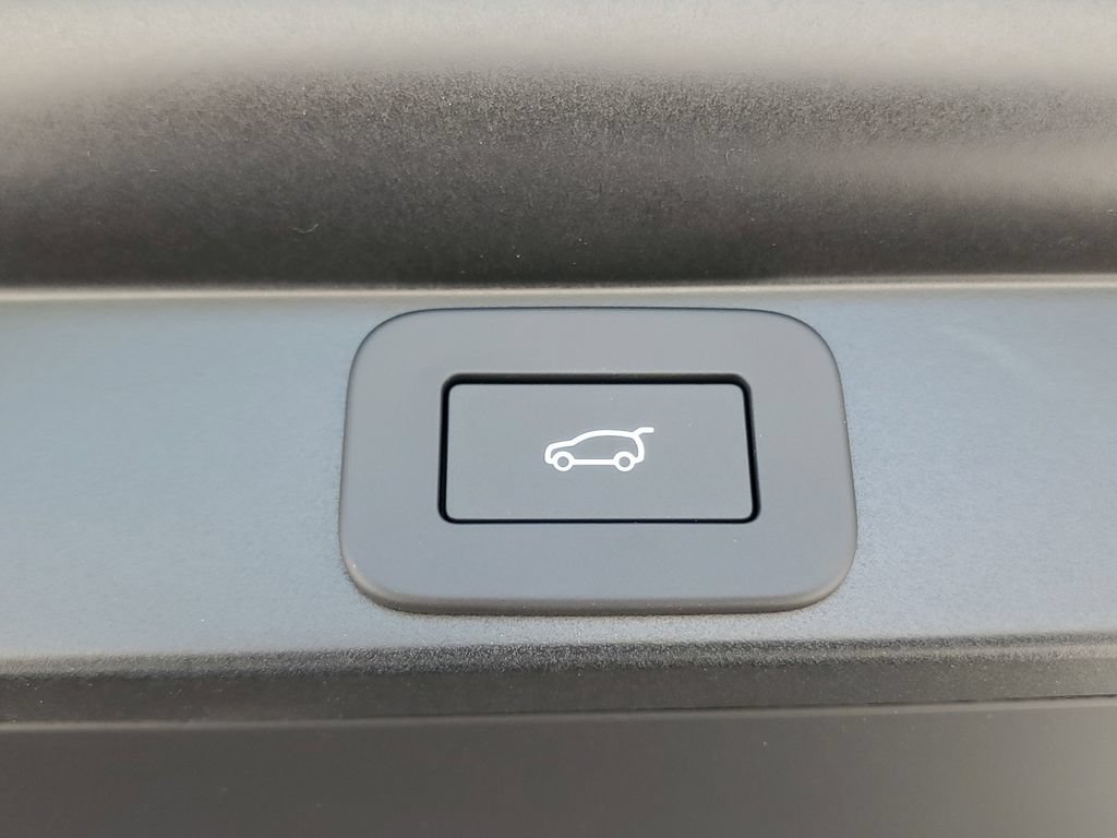 New 2026 Land Rover Range Rover Long Wheelbase SE AWD/4WD image 32