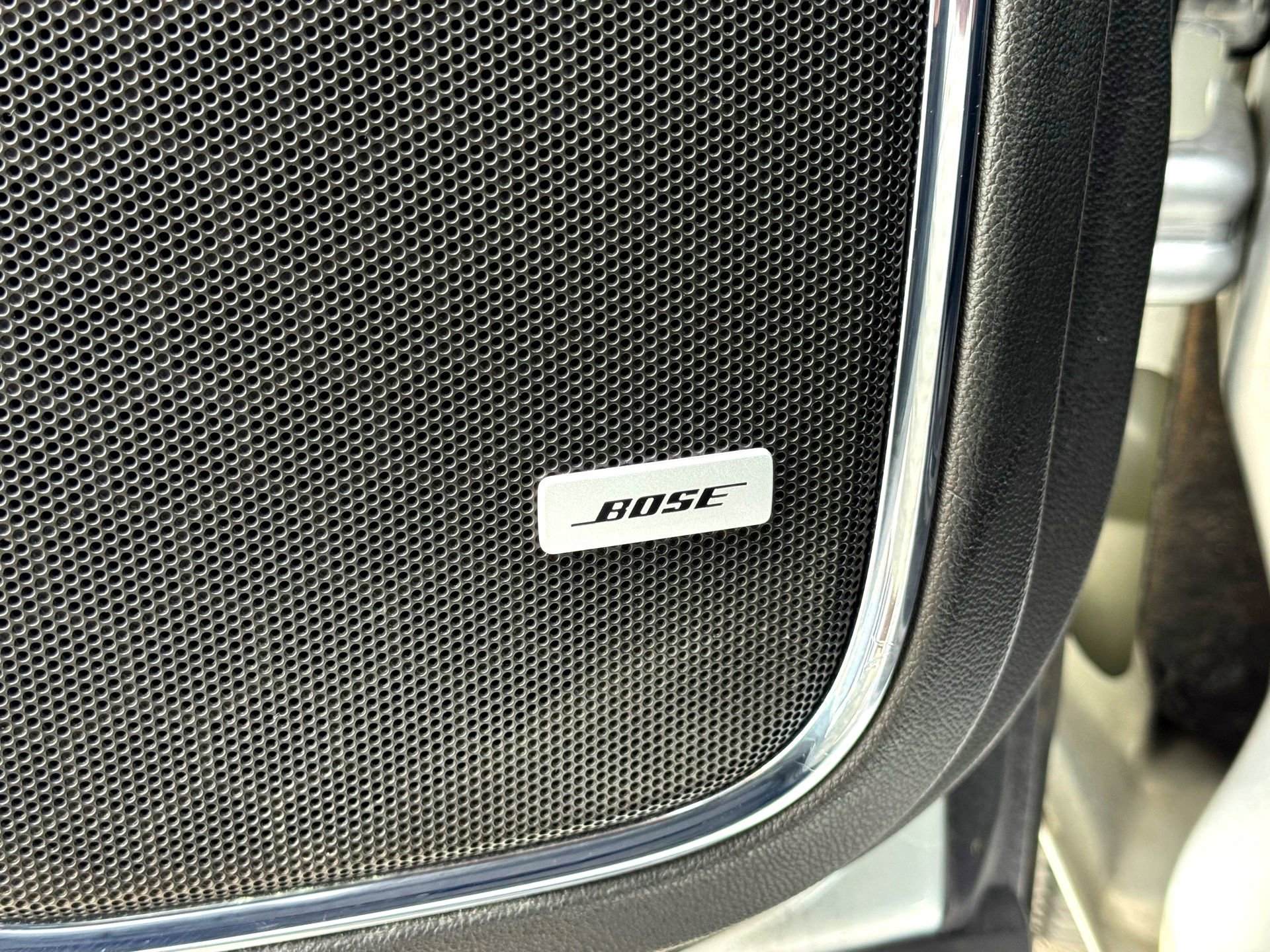 Used 2018 Chevrolet Suburban LT image 18