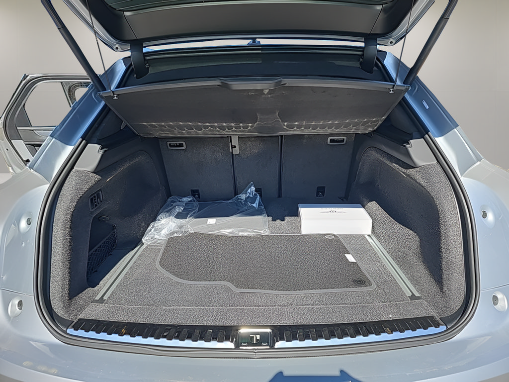 New 2024 Bentley Bentayga AWD/4WD image 33