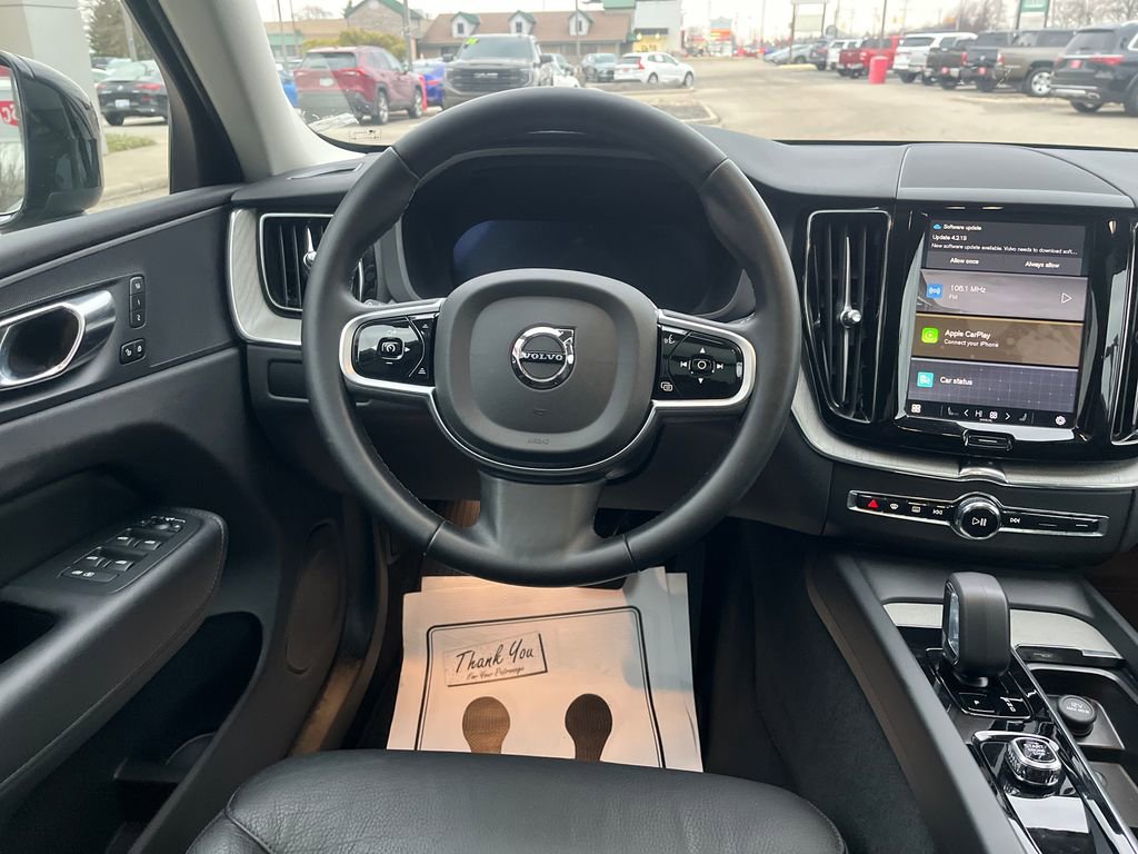 Used 2025 Volvo XC60 B5 Plus image 14