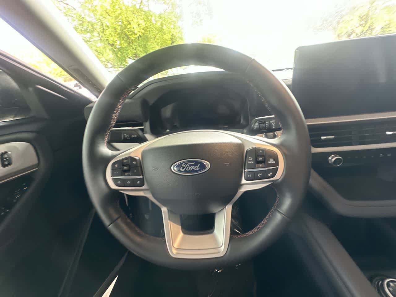 Used 2026 Ford Explorer Active RWD image 15