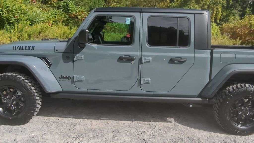 New 2025 Jeep Gladiator Willys image 3