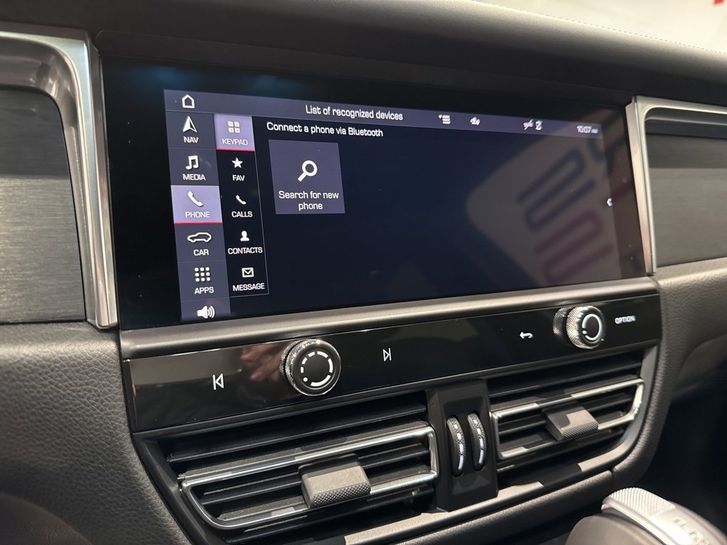 Used 2025 Porsche Macan GTS image 24