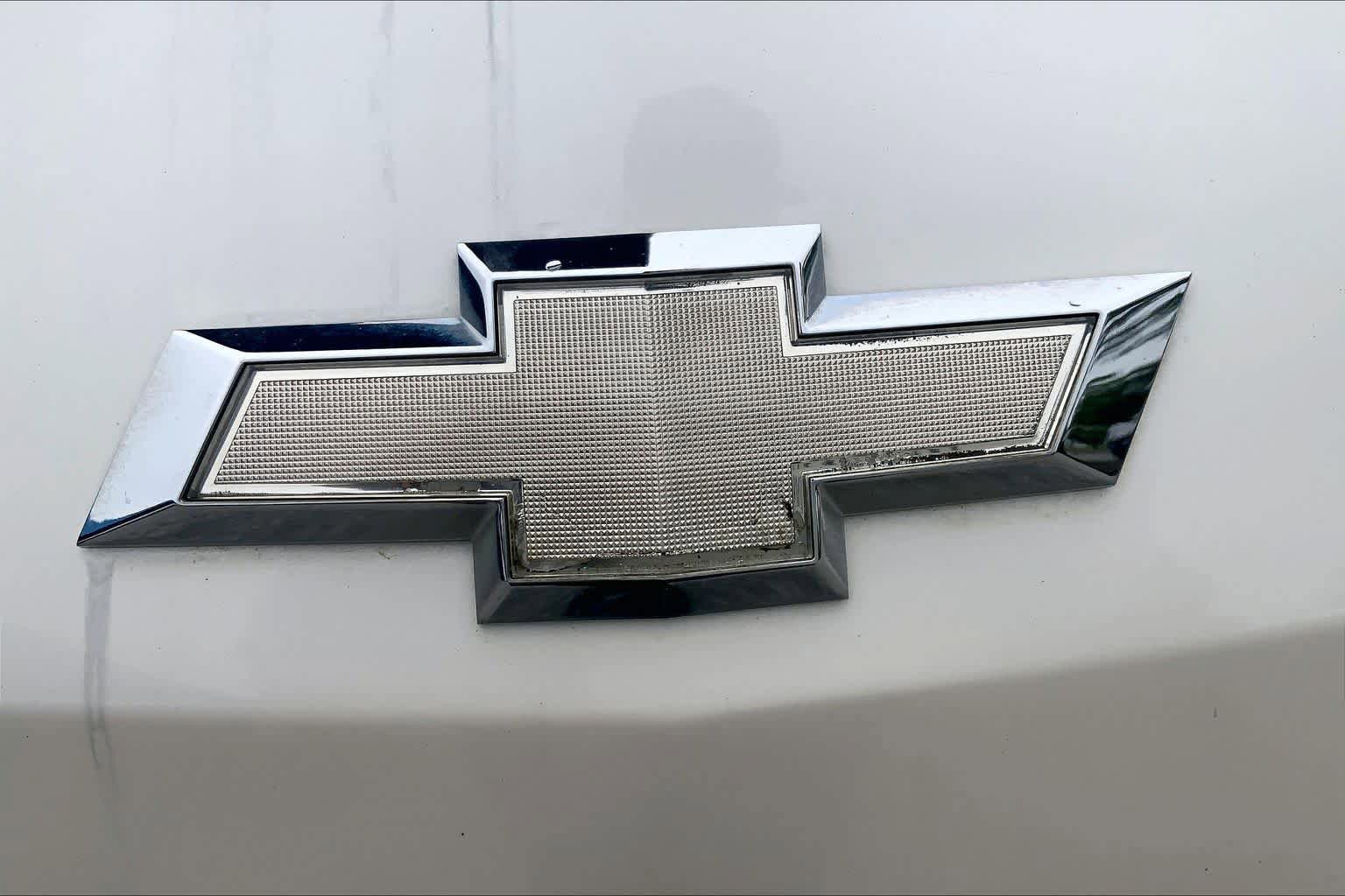 Used 2011 Chevrolet Traverse LT w/ White Premiere Package FWD image 29