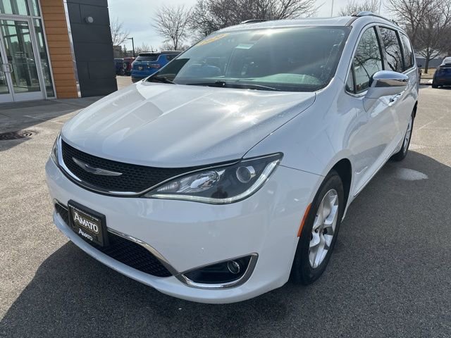 Used 2020 Chrysler Pacifica Limited FWD image 2