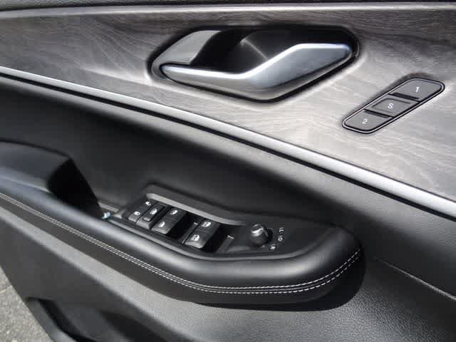 Used 2023 Jeep Grand Cherokee Limited w/ Black Appearance Package AWD/4WD image 19