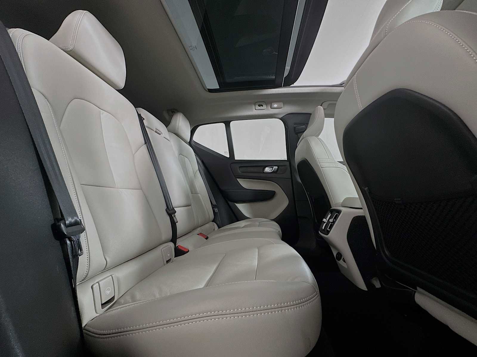 Used 2023 Volvo XC40 B5 Plus w/ Driver Assist Package image 26