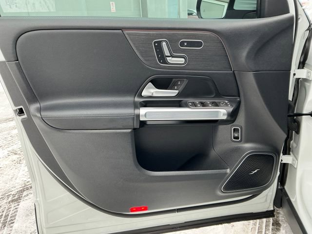 Used 2023 Mercedes-Benz EQB 300 4MATIC image 13