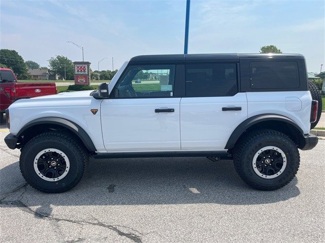 New 2025 Ford Bronco Badlands image 8