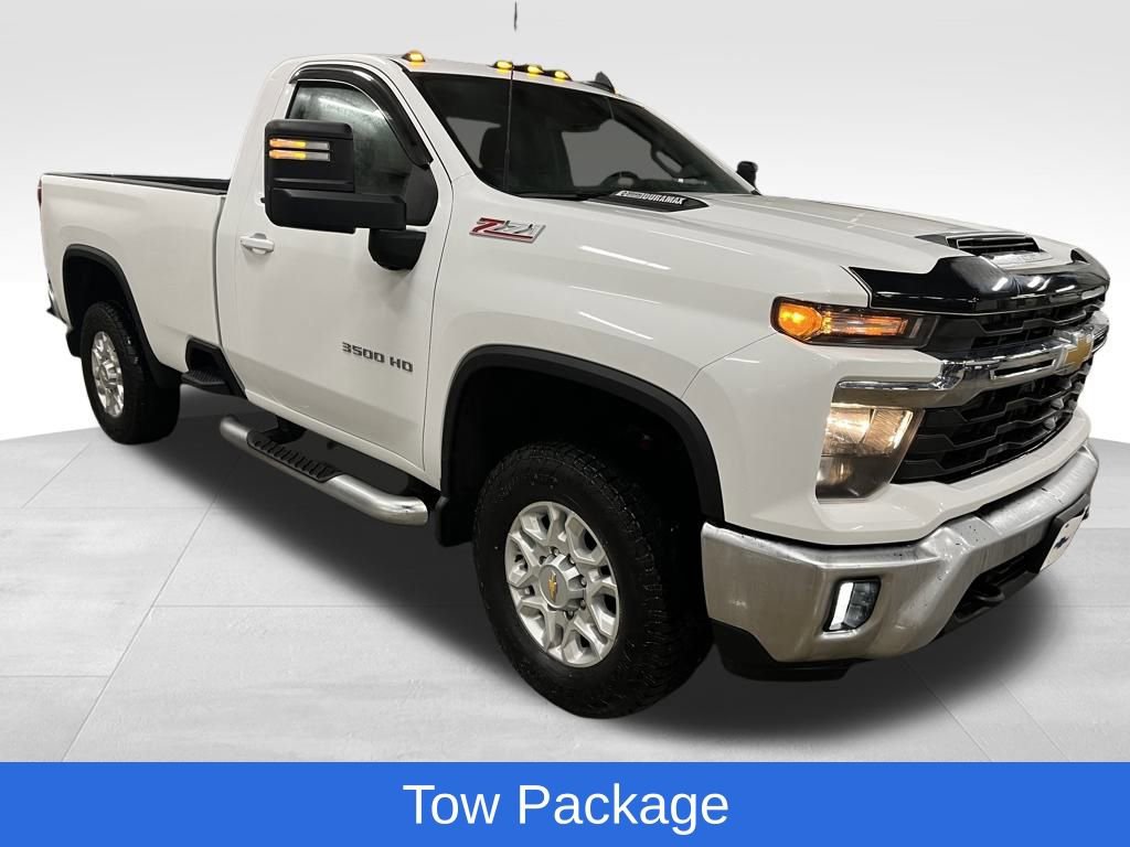 Used 2025 Chevrolet Silverado 3500 LT w/ Convenience Package image 9