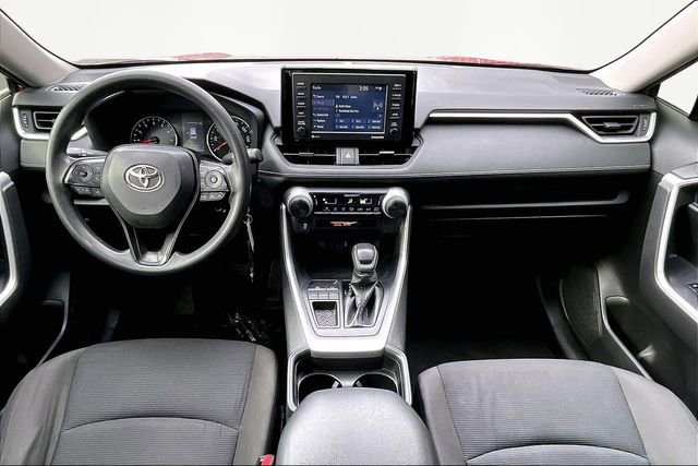 Used 2021 Toyota RAV4 LE image 7