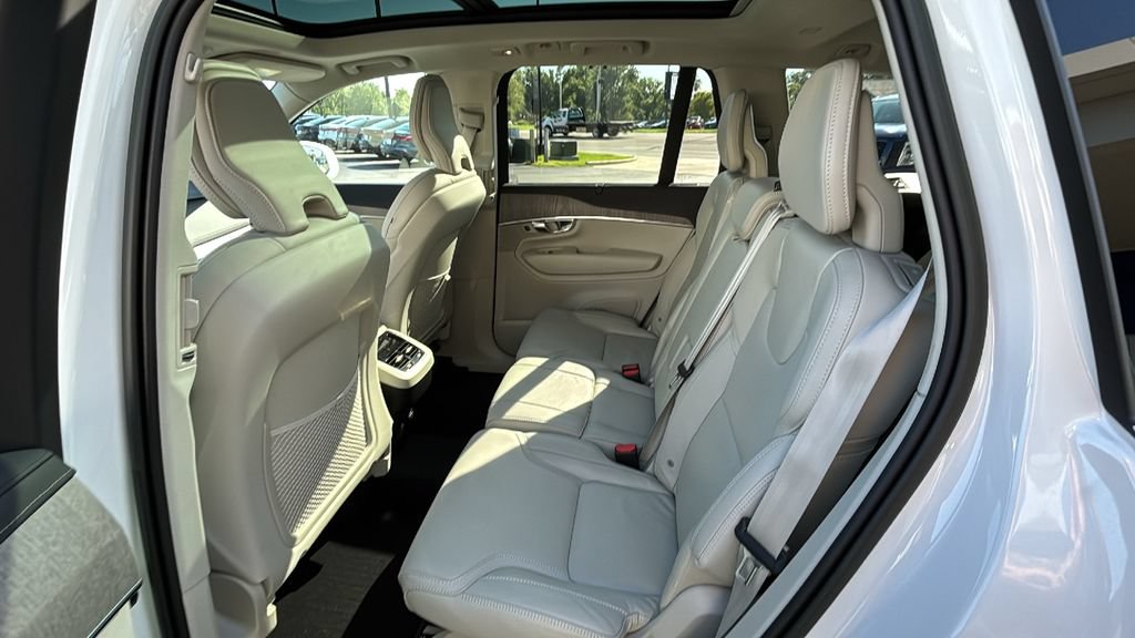 Certified 2023 Volvo XC90 B6 Ultimate AWD/4WD image 9