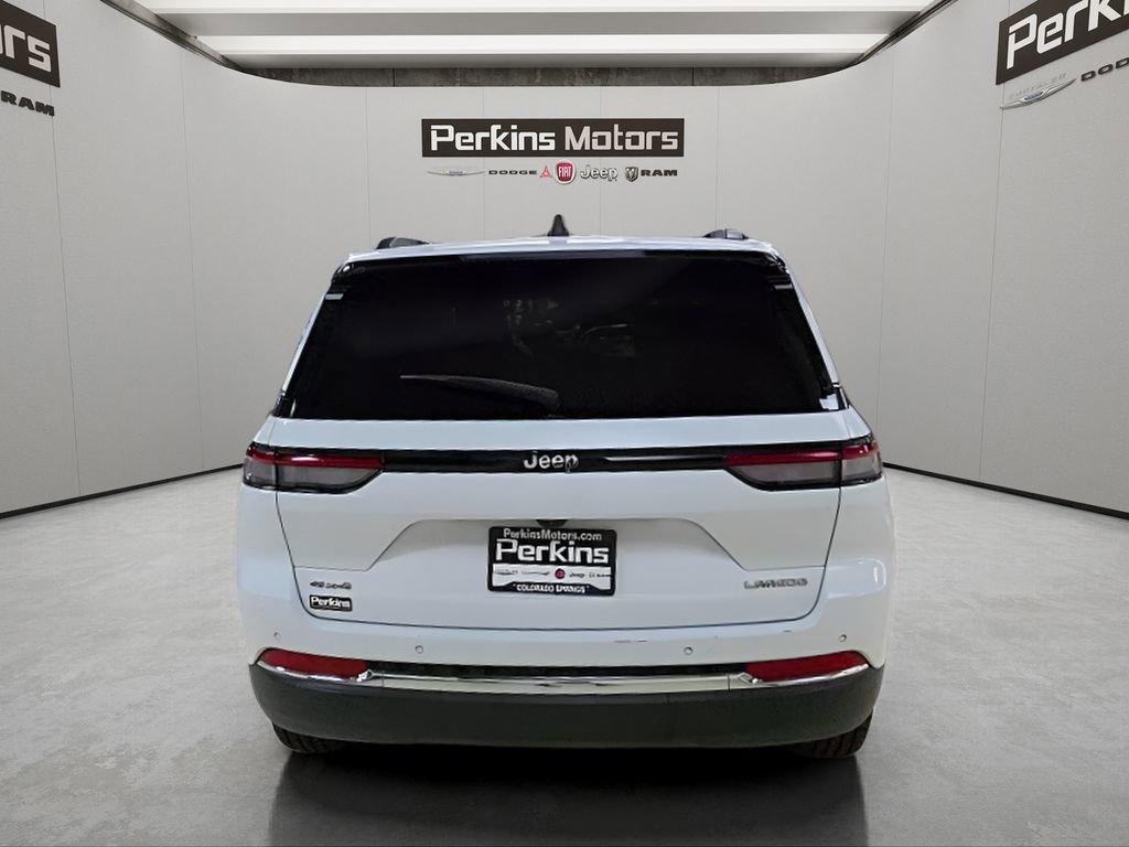Used 2023 Jeep Grand Cherokee Laredo AWD/4WD image 6