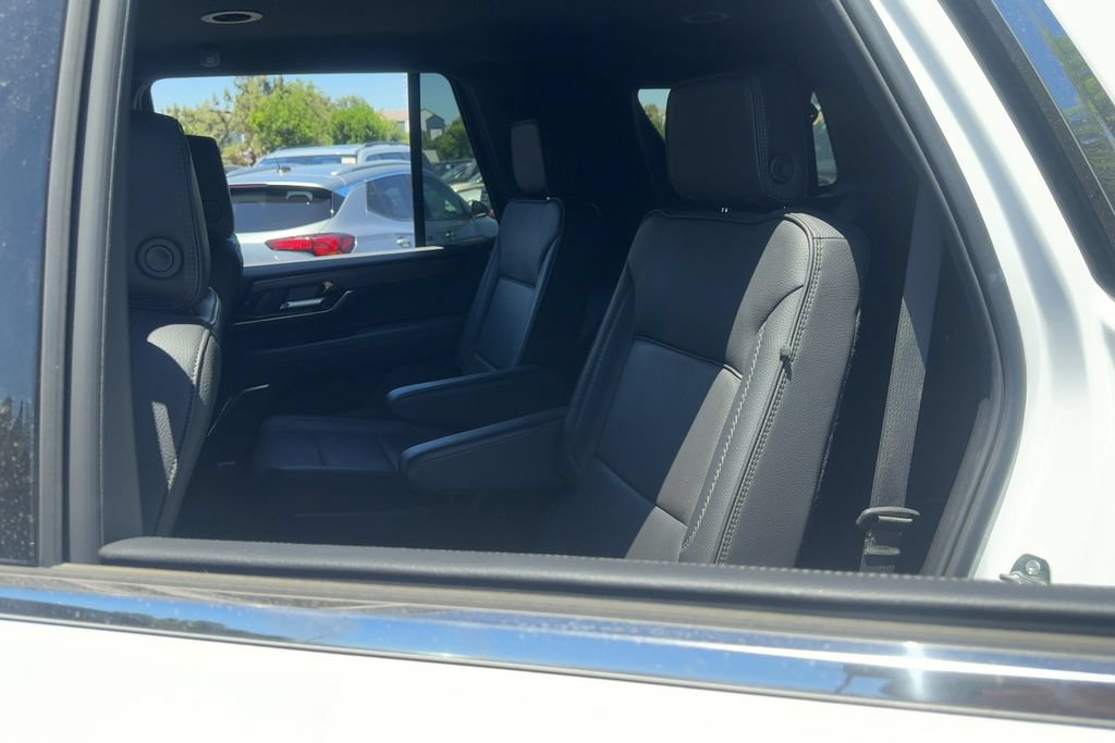 Used 2025 GMC Yukon Denali AWD/4WD image 12