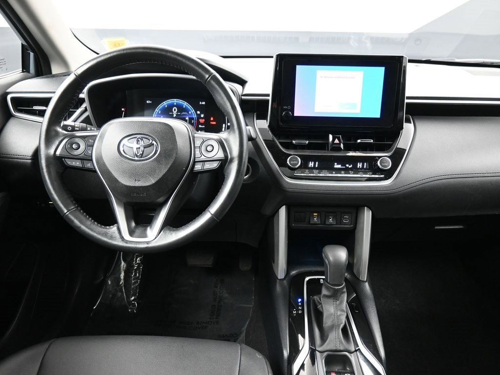 Certified 2023 Toyota Corolla Cross XLE image 20
