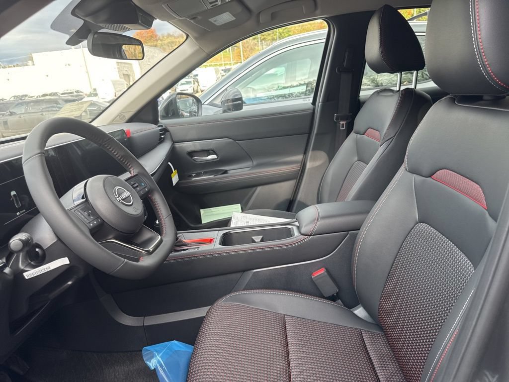 New 2026 Nissan Kicks SR w/ Cold Weather Package AWD/4WD image 24