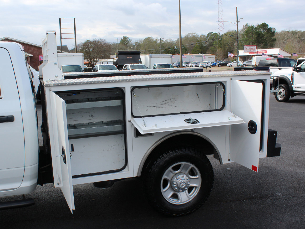 Used 2024 RAM 2500 Tradesman w/ Protection Group image 19