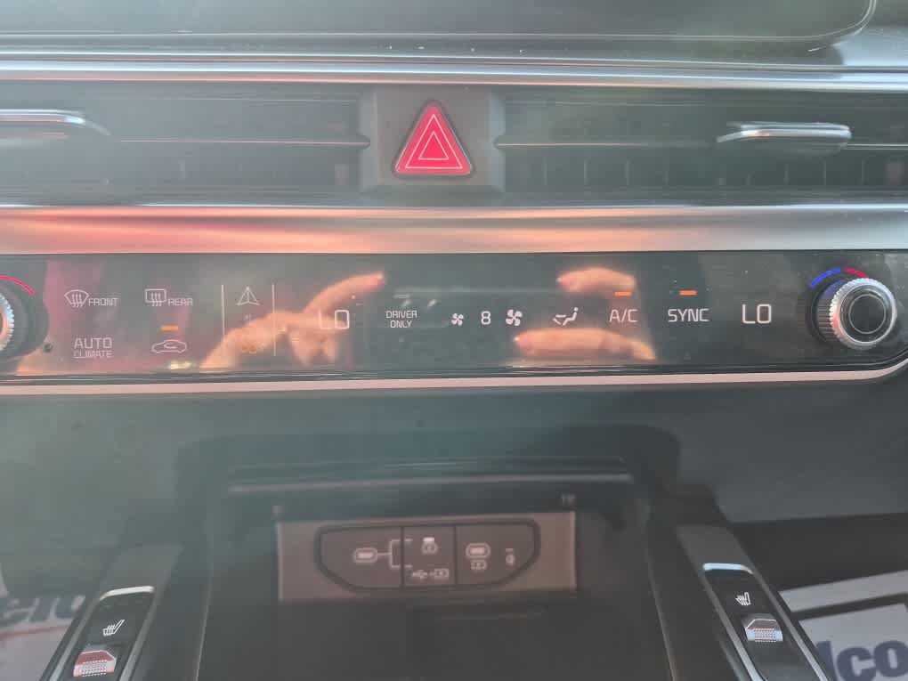 Used 2025 Kia Sorento EX AWD/4WD image 25