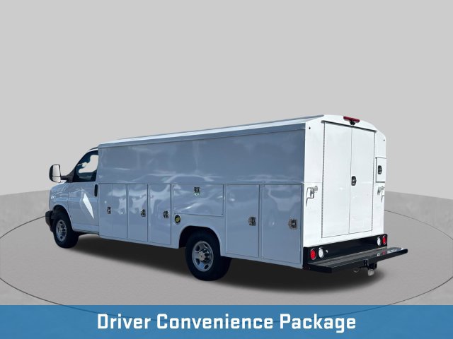 Used 2021 Chevrolet Express 3500 w/ Power Convenience Package RWD image 3