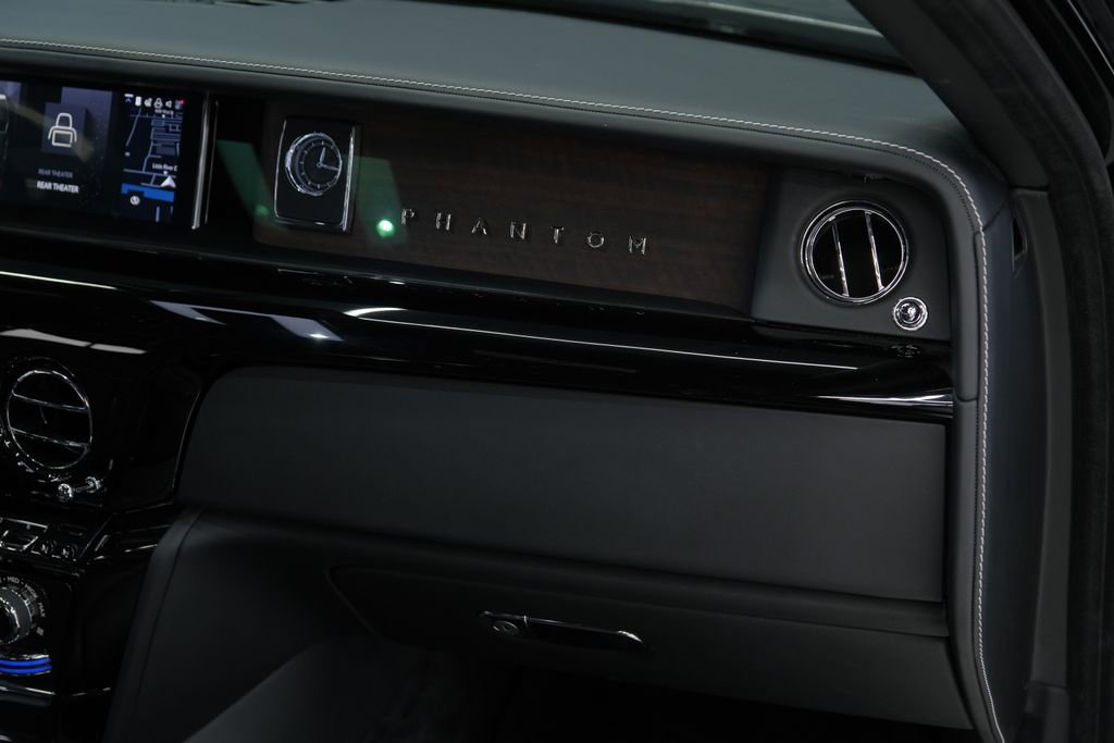Used 2026 Rolls-Royce Phantom Sedan image 26