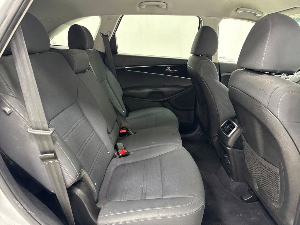 Used 2019 Kia Sorento LX image 12