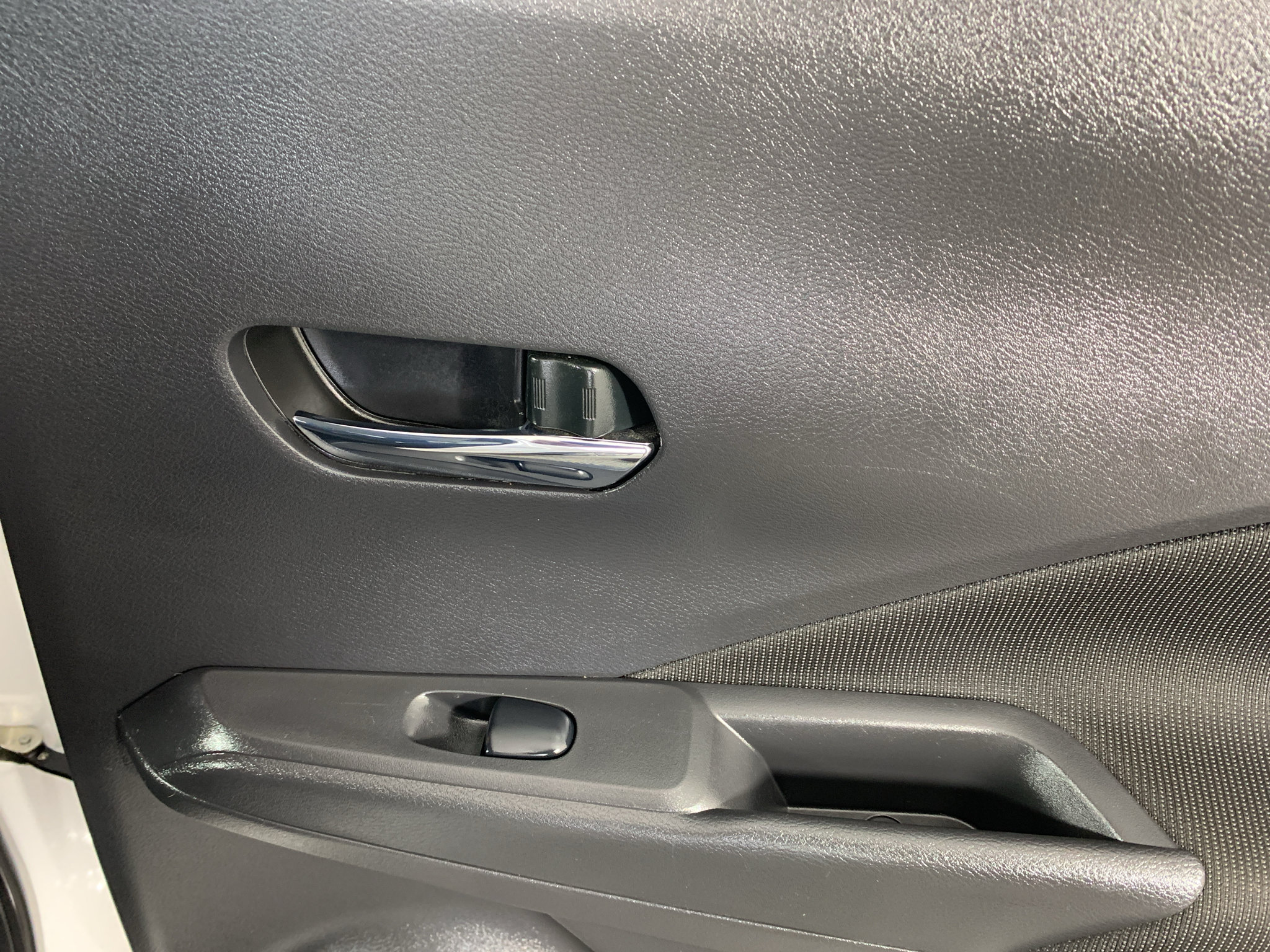 Used 2022 Nissan Kicks SV FWD image 32