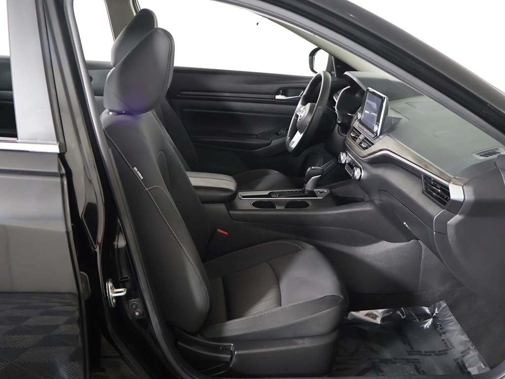Used 2025 Nissan Altima 2.5 SV FWD image 22