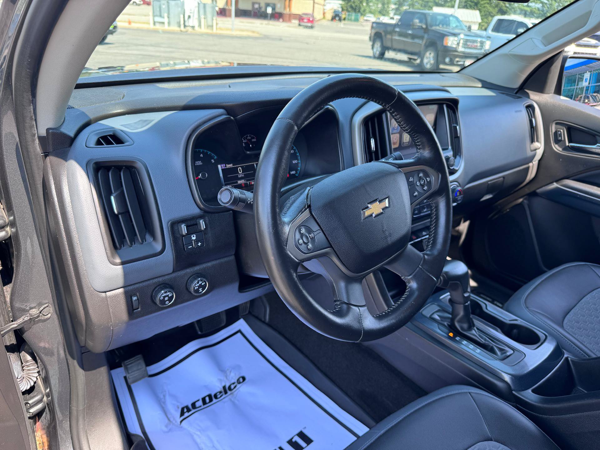 Used 2016 Chevrolet Colorado Z71 AWD/4WD image 9