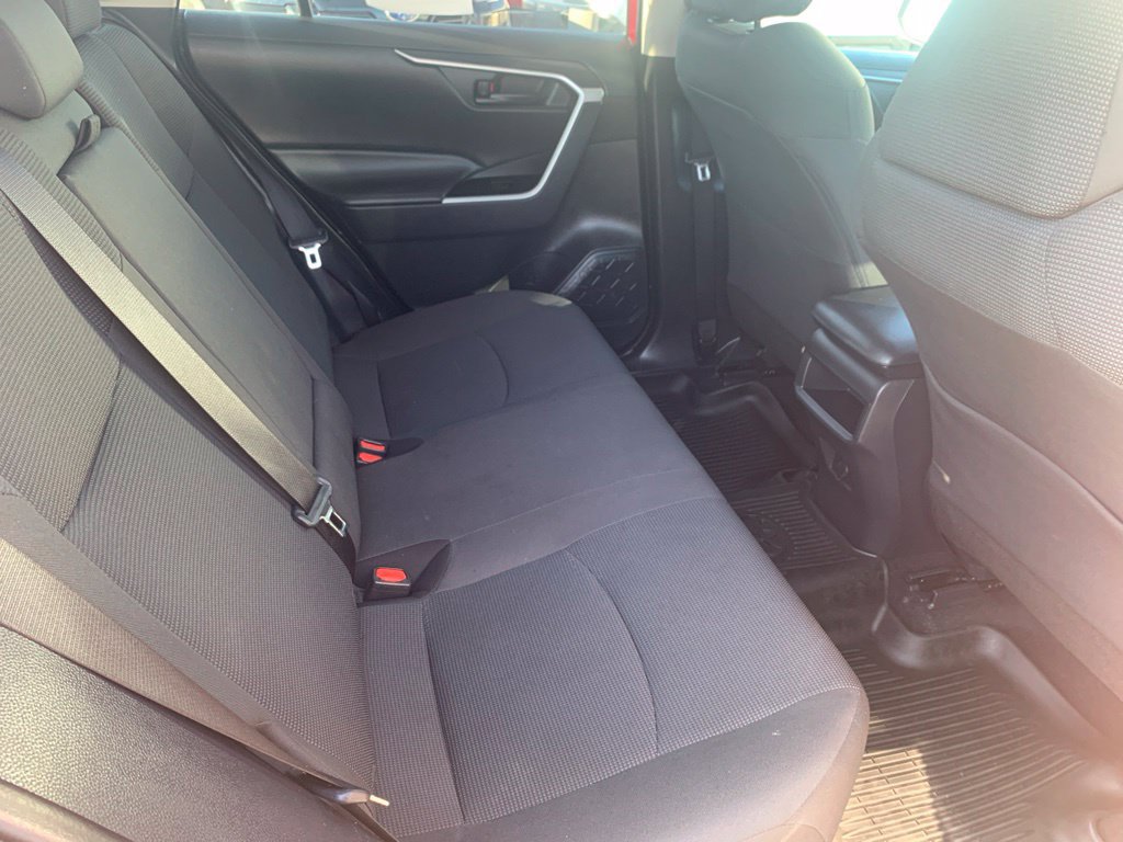 Used 2021 Toyota RAV4 LE AWD/4WD image 22