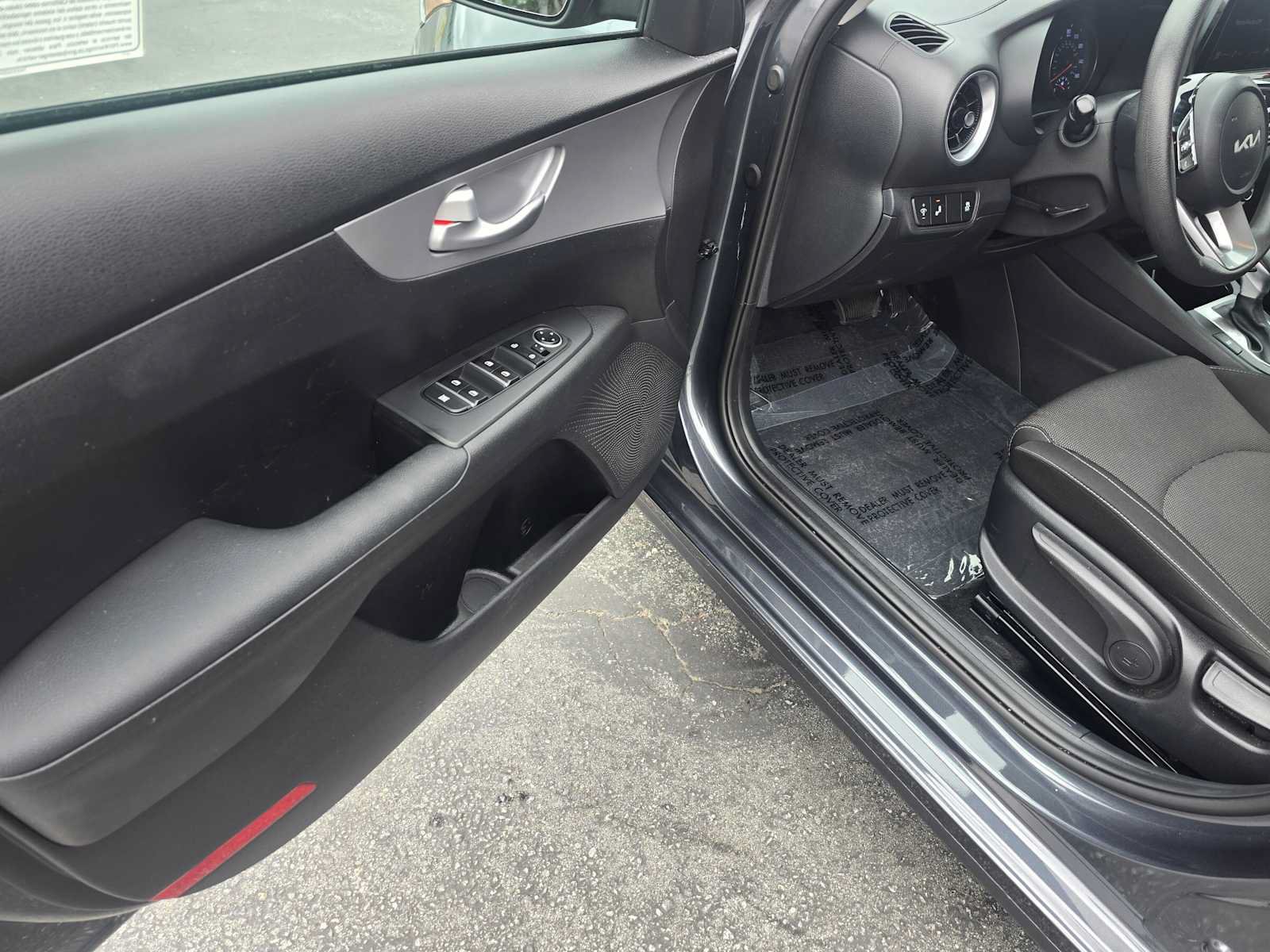 Used 2023 Kia Forte LXS w/ LXS Technology Package FWD image 21