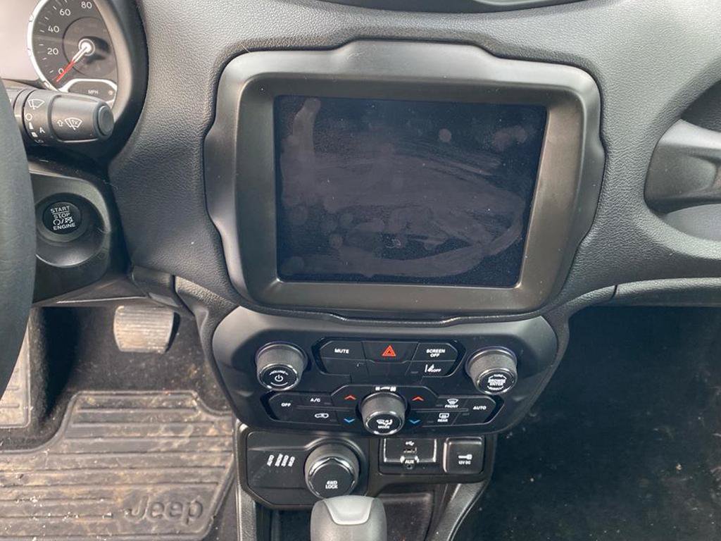 Used 2022 Jeep Renegade Latitude w/ Convenience Group AWD/4WD image 7