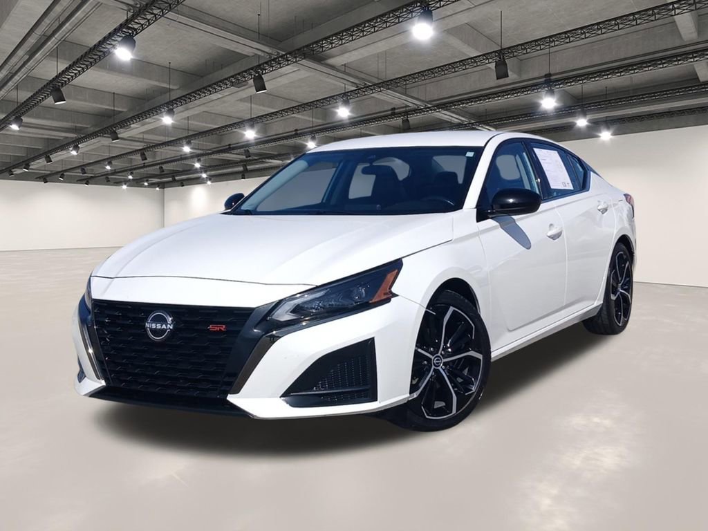 Used 2024 Nissan Altima 2.5 SR FWD image 1
